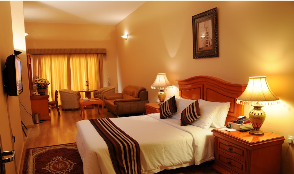 Executive Suite, 2 Bedrooms, Pool Access, City View photo 1