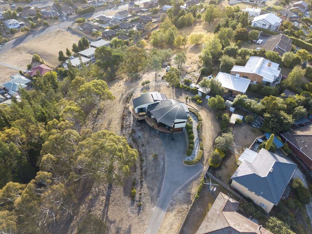 Deluxe House, Mountain View photo 2