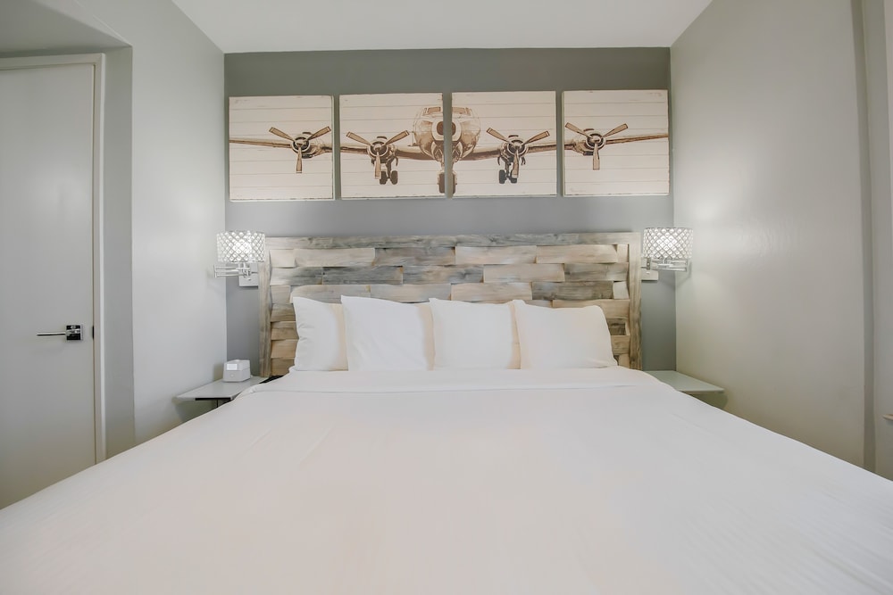 Suite, 1 Bedroom, Kitchenette (King) - Photo 2