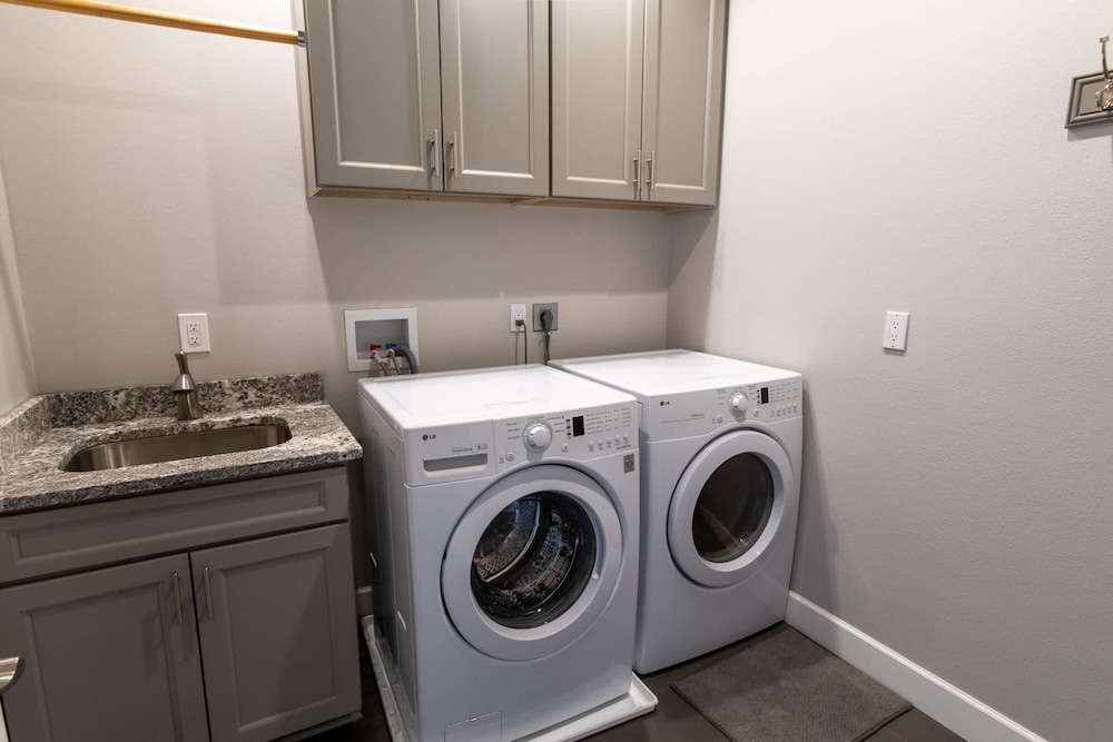 5 Bed 3 Bath Uptown Sedona-game Room-sauna-cold Plunge-jacuzzi-gym, Φωτογραφία 41
