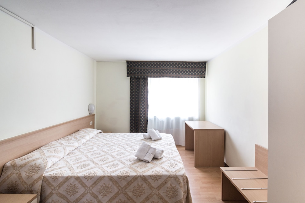 Economy Double Or Twin Room photo 1