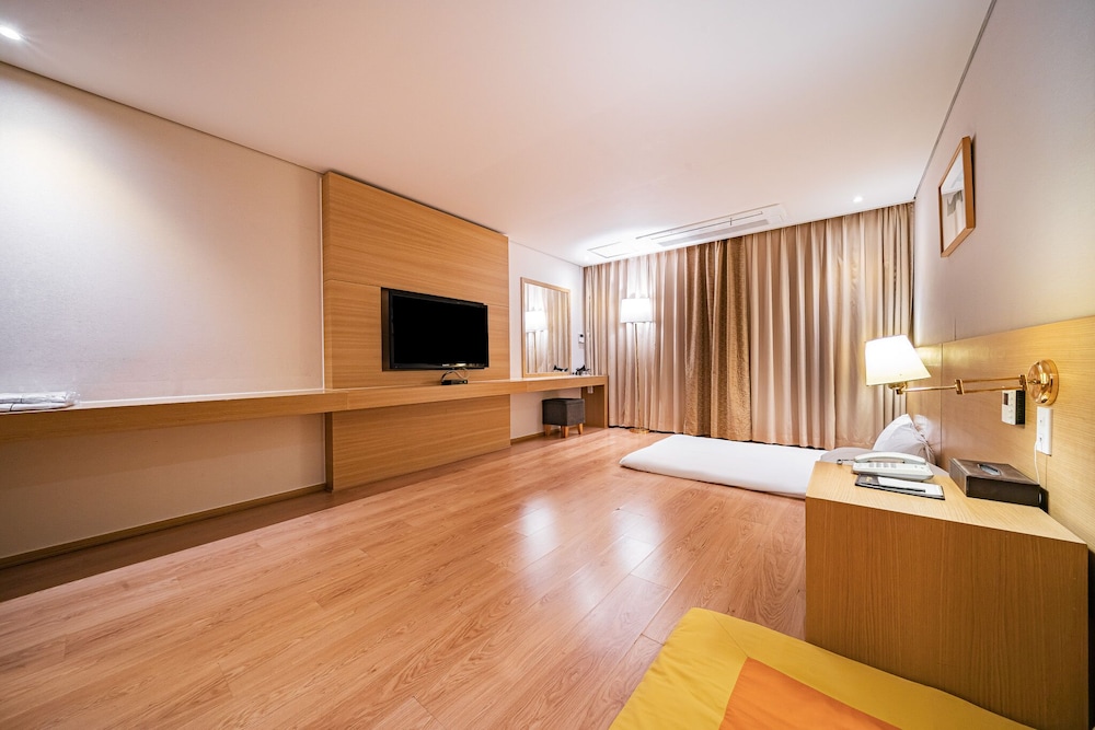 Traditional Room photo 2