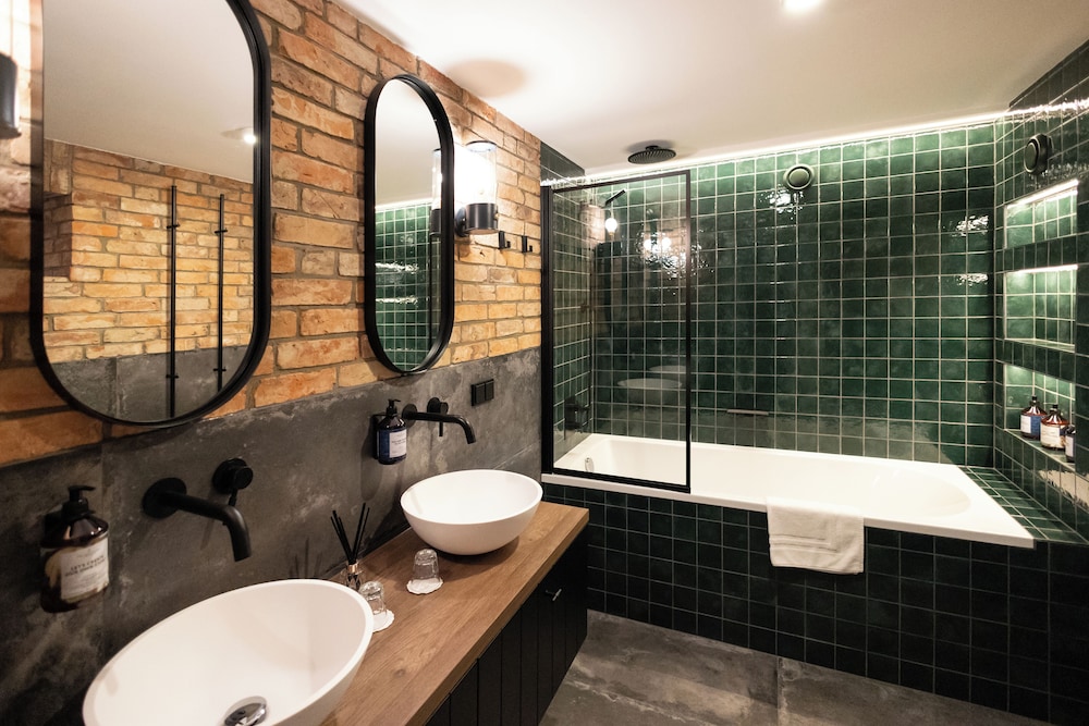 Superior Room, Kitchenette thumbnail 5