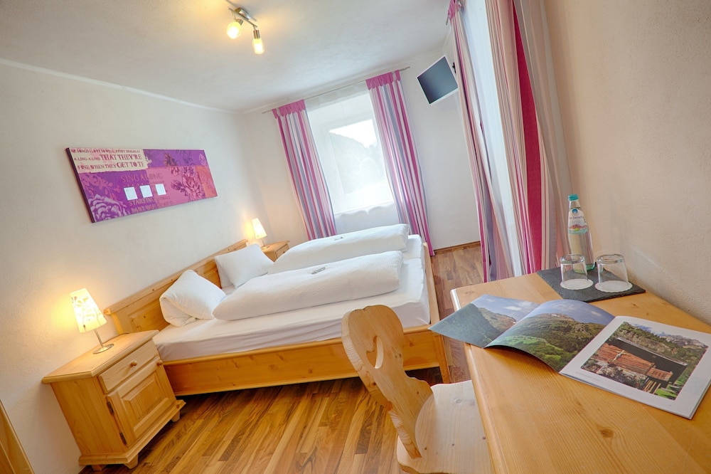 Economy Double Room, Mountain View photo 1