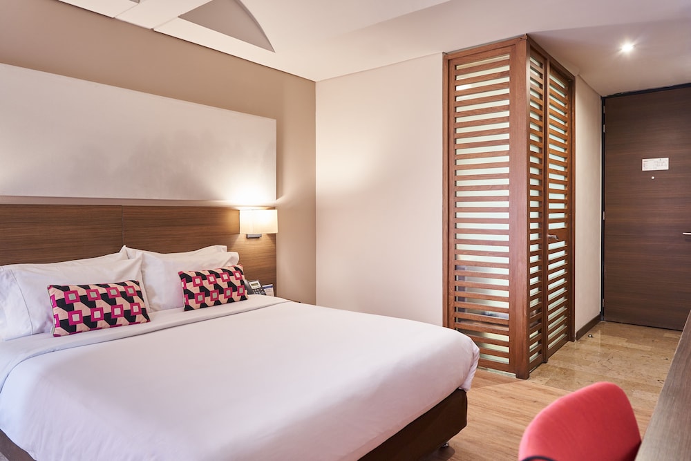Standard Room, 1 Queen Bed - Photo 4