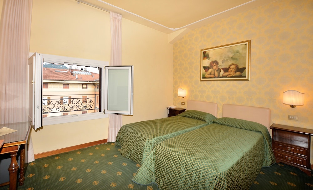 Economy Double or Twin Room photo 3