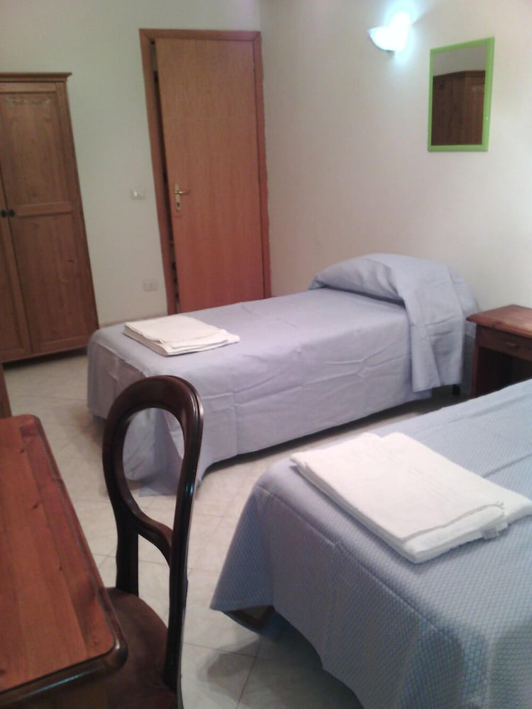 Double or Twin Room photo 3