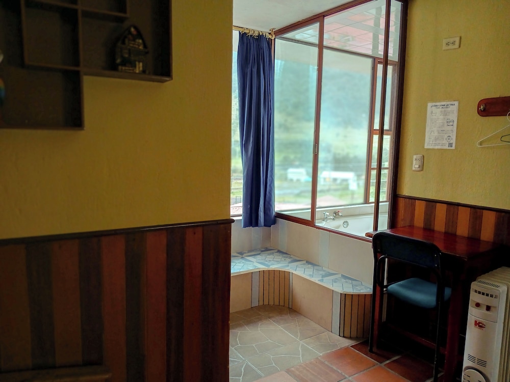 Deluxe Double Room, Private Bathroom, Mountain View photo 3
