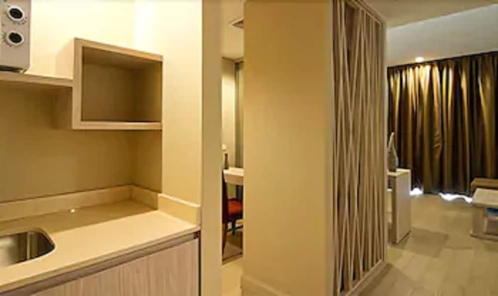 Stay Suite Double Room thumbnail 6