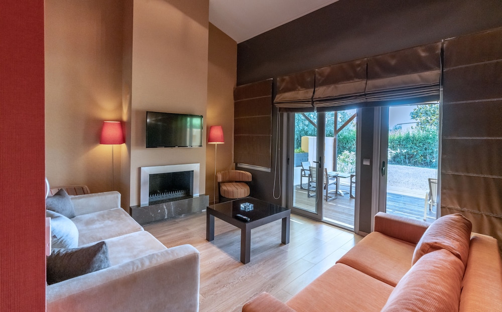 Villa photo 2