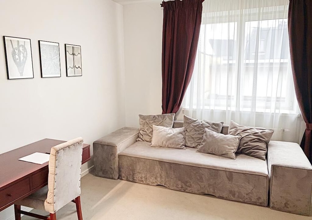 Deluxe Family Room photo 2