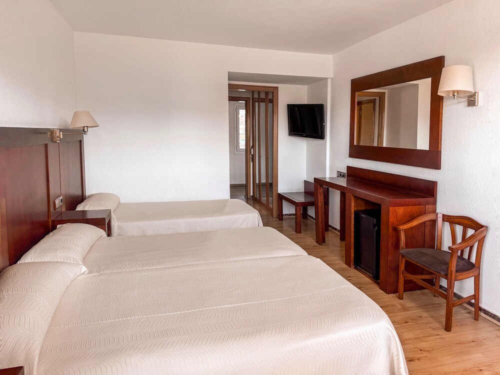 Triple Room - Photo 1
