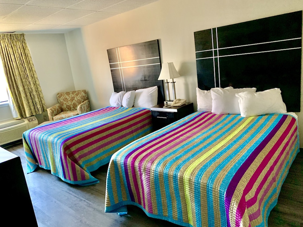 Standard Double Room Single Use, 2 Double Beds photo 3