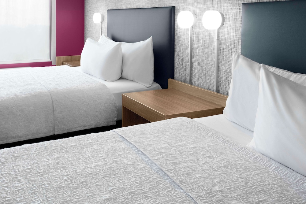 Studio, 2 Queen Beds, Accessible, Bathtub (Mobility & Hearing)