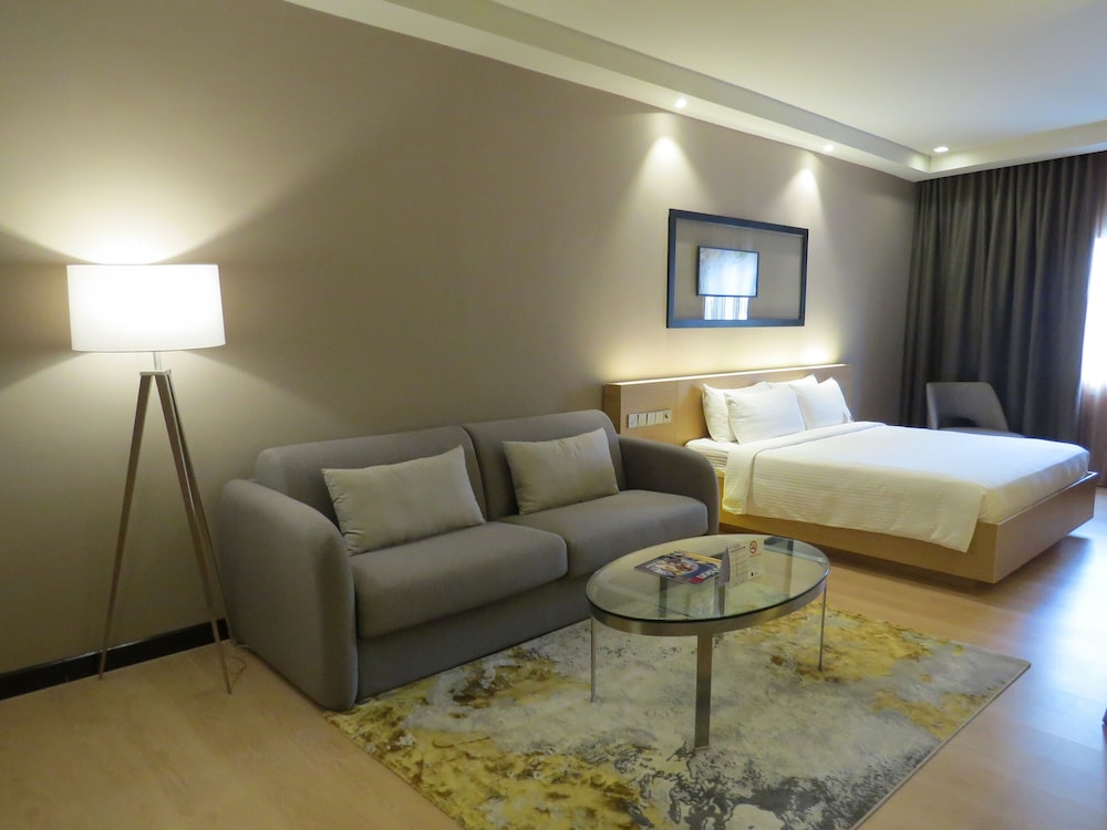 Suite, 1 King Bed photo 2