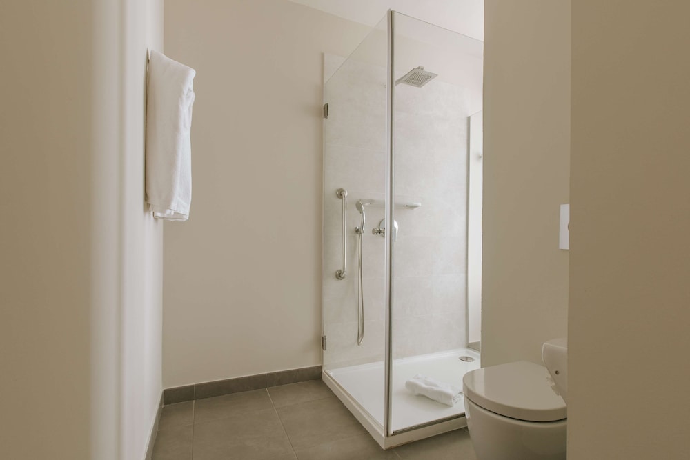 Suite, 1 Bedroom - Photo 20
