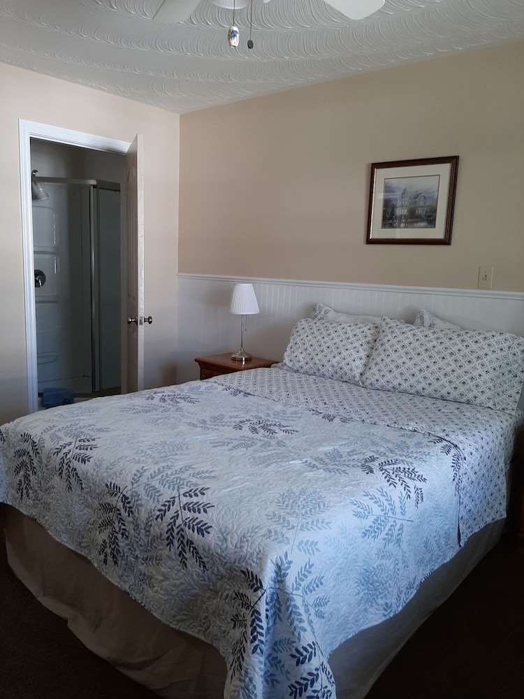 Basic Double Room photo 1