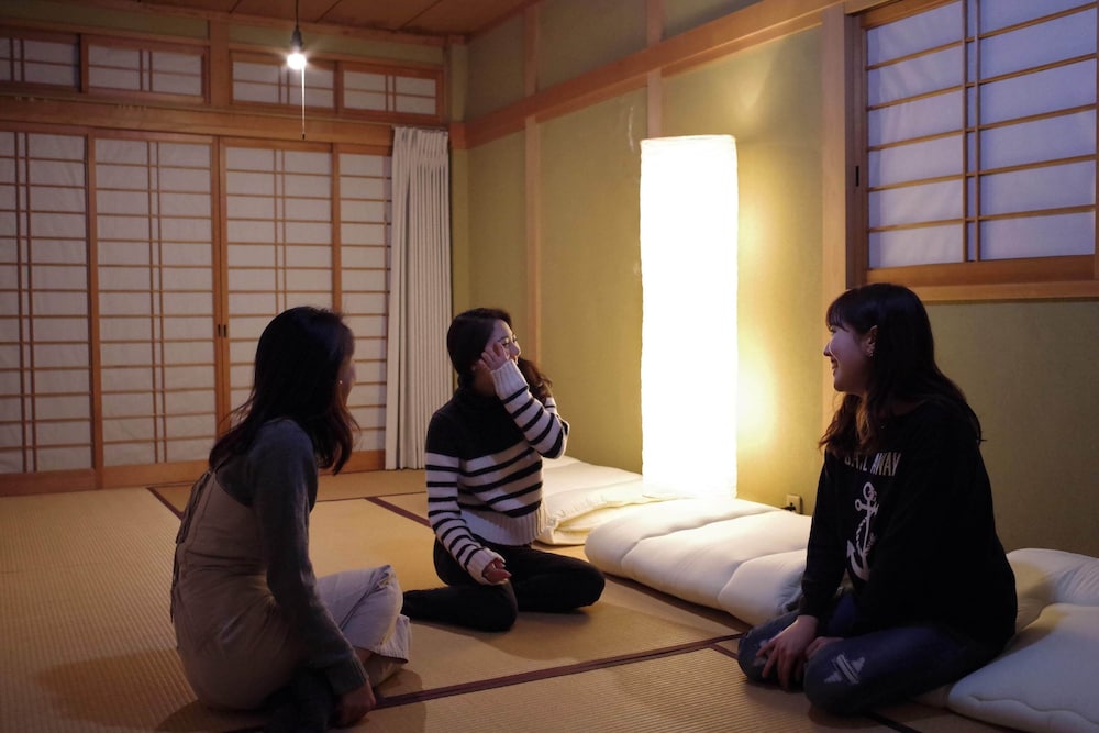 Japanese Western Style Room with Shared Bathroom photo 1