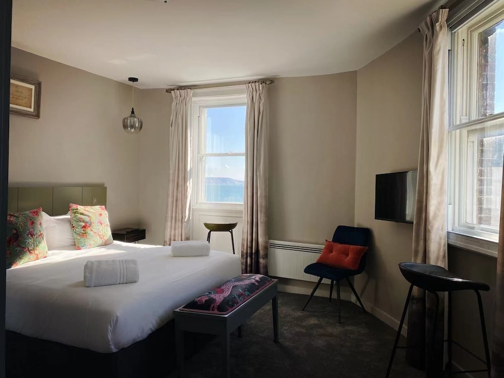 Superior Double Room, Ensuite, Sea View