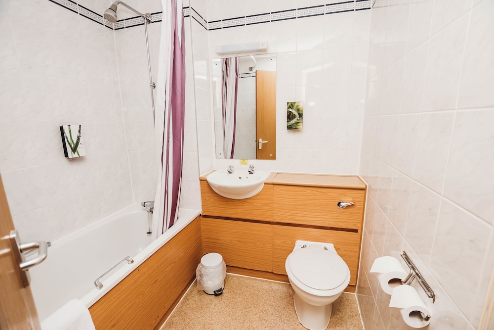 Double Room, Non Smoking - Photo 10