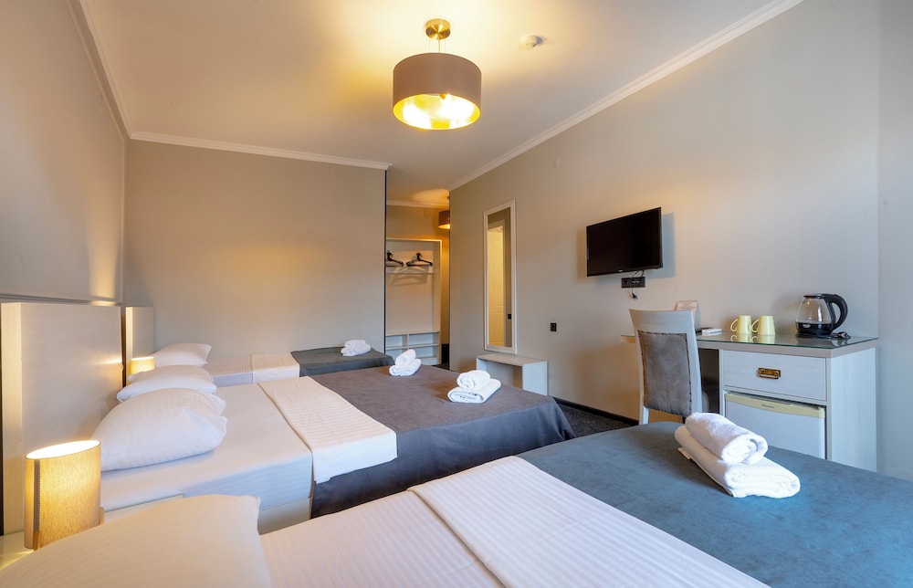 Quadruple Room with Terrace photo 2