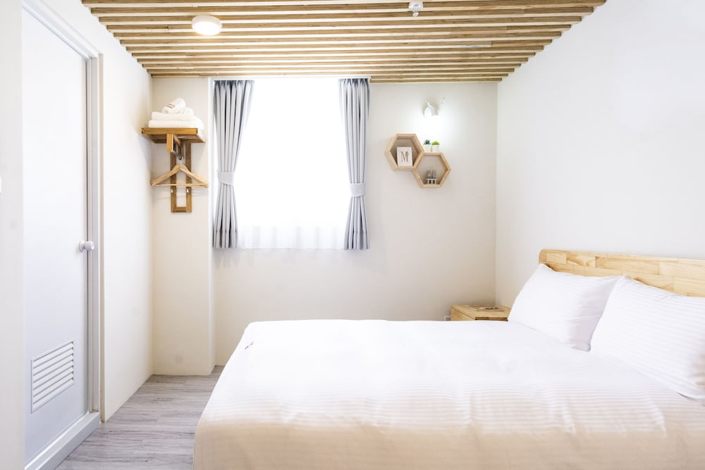Standard Double Room - Photo 5
