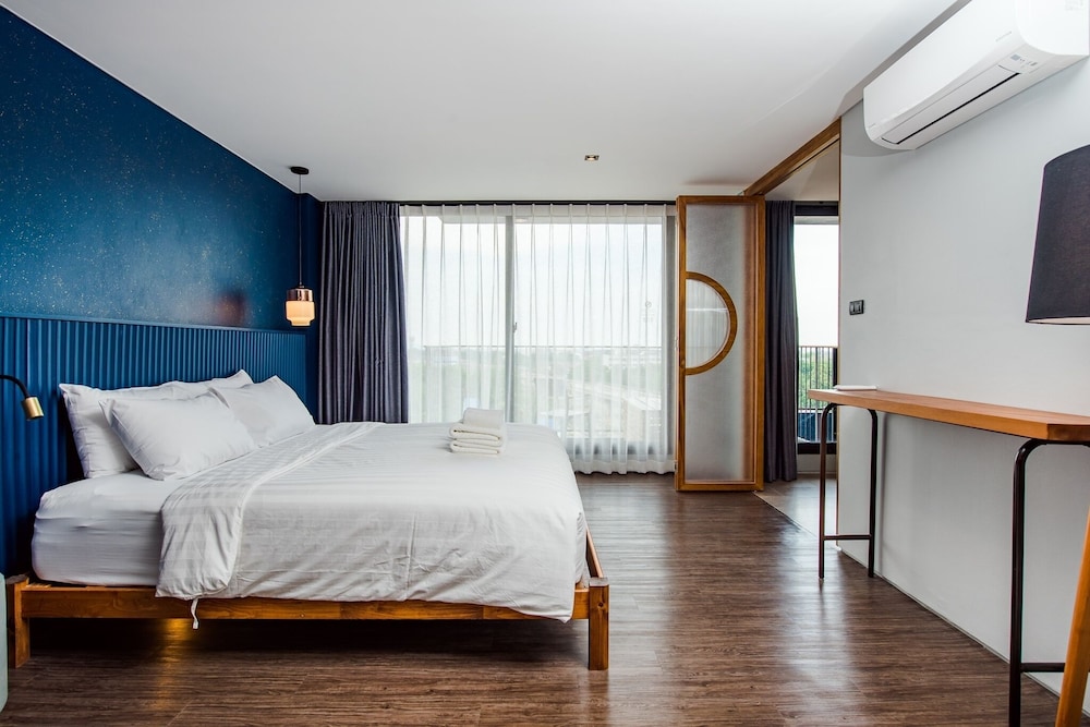 One-Bedroom Suite - Photo 27