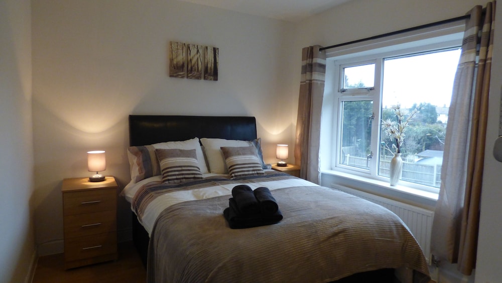 Comfort House, 4 Bedrooms (Sleeps 11) photo 3