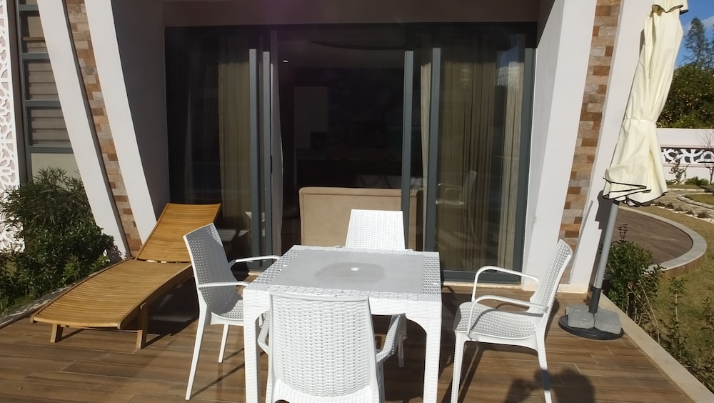 Garden Floor Apartment ,1 Bedroom photo 3