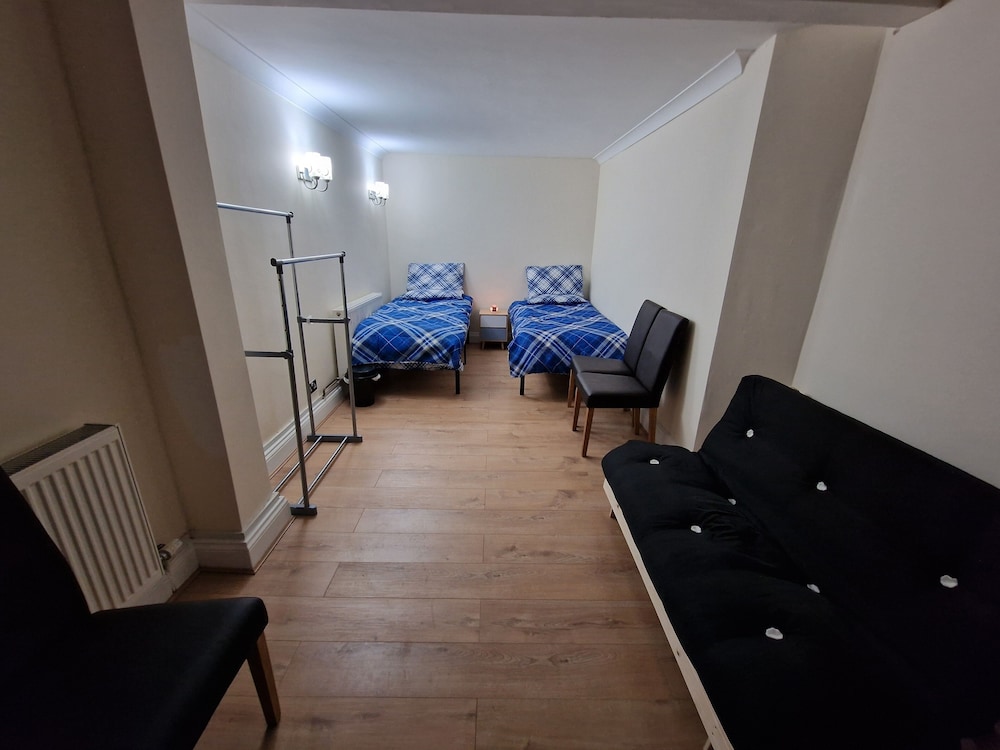 Basic Quadruple Room photo 1