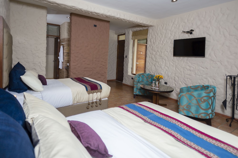 Deluxe Triple Room, 3 Twin Beds, Non Smoking, Bathtub photo 2