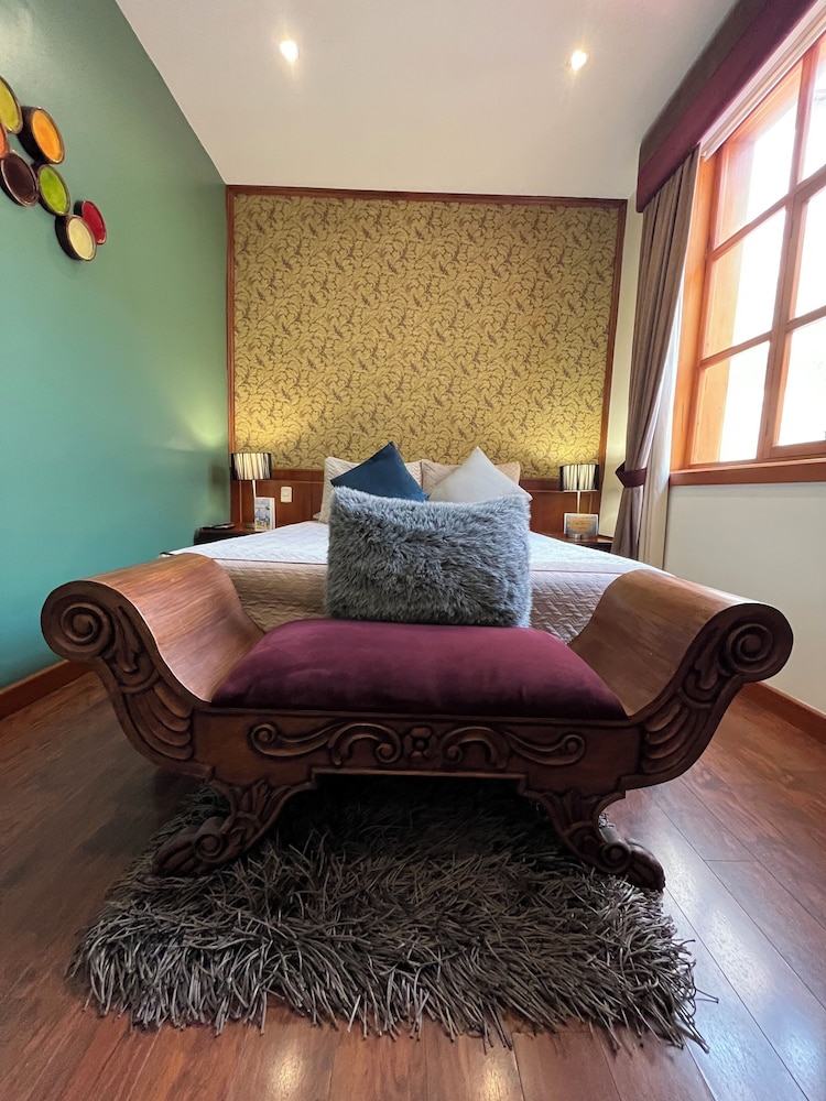 Superior Room, 1 Queen Bed photo 2