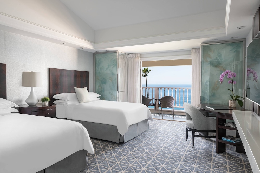 Room, 1 King Bed, Ocean View (Balcony) - Photo 1