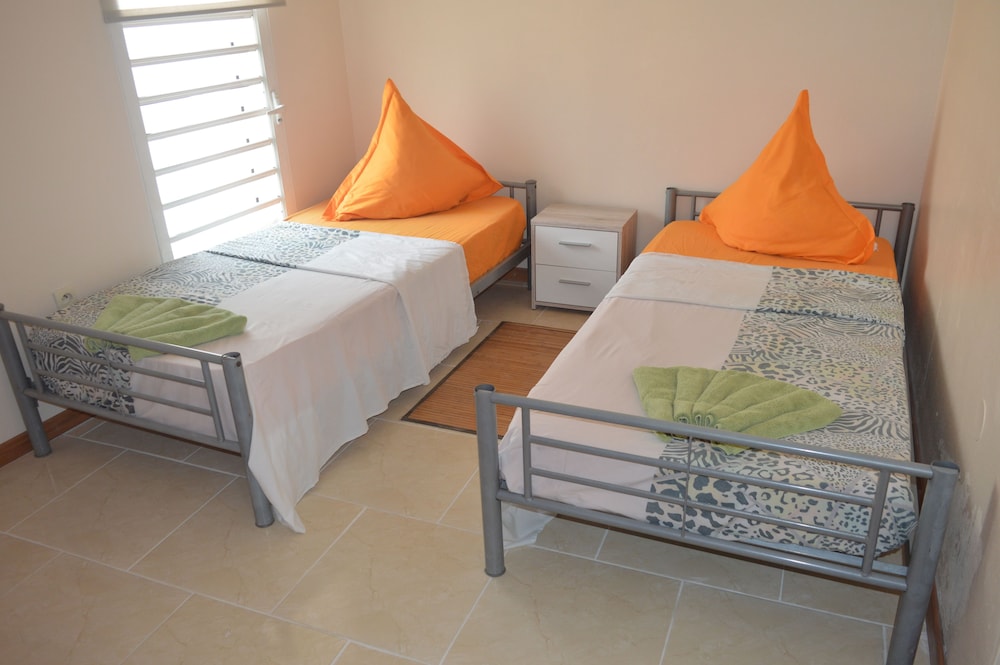 Double or Twin Room, Private Bathroom, City View photo 2