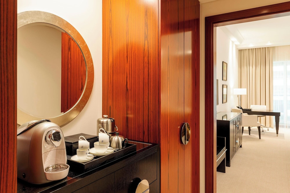 Premier Room, 1 King Bed