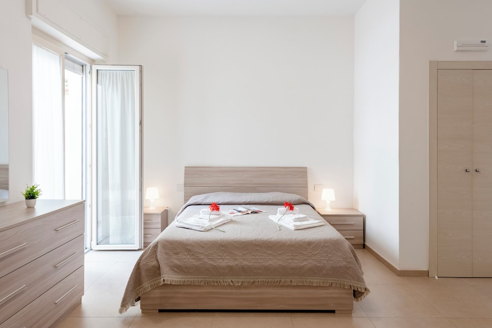 Family Apartment, Multiple Bedrooms (Suite 1 Ondina Viareggio 200m from) photo 2