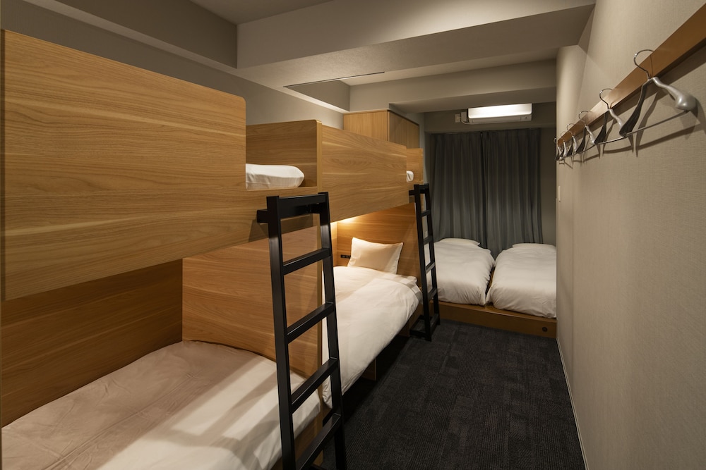 Basic Room, Non Smoking, Private Bathroom, For 6 Guests photo 1