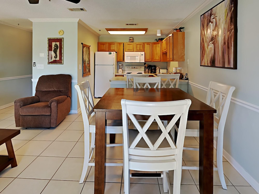 Condo, Multiple Beds, Kitchen (#114 West - No Pets) photo 3
