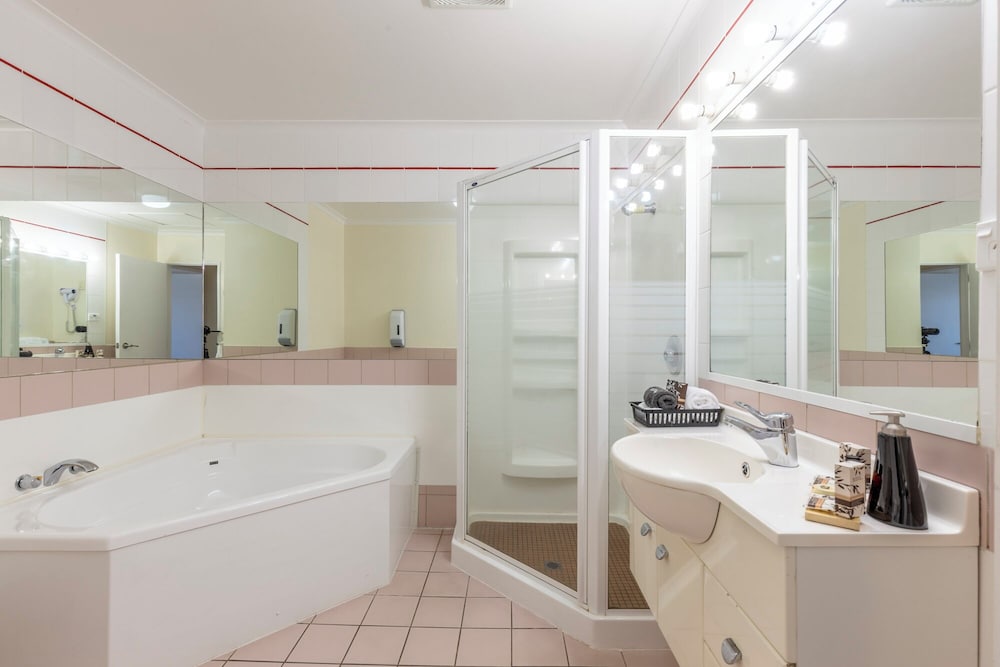 One Bedroom With Bath photo 2
