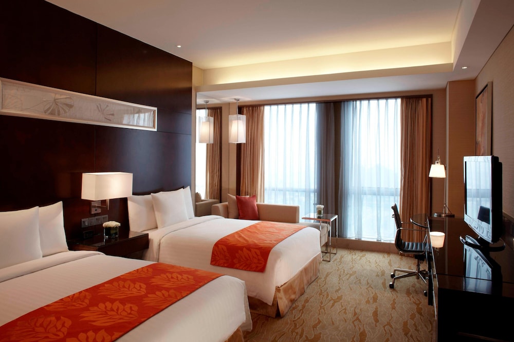 Premier Room, 2 Twin Beds, City View - Photo 1