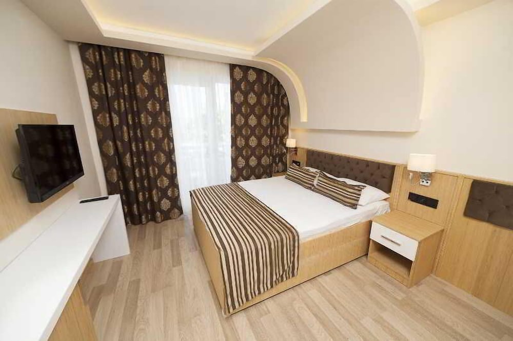 City Room photo 1