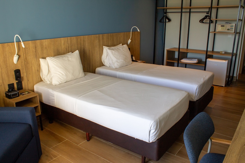 Deluxe Twin Room, 2 Twin Beds photo 2