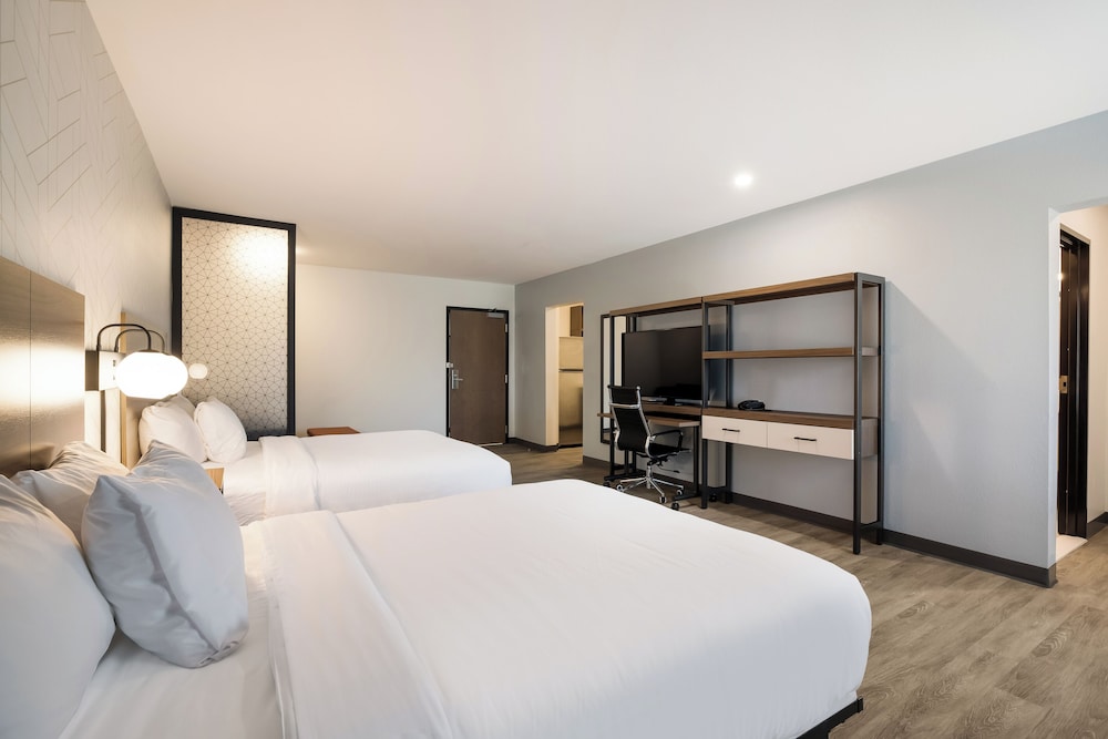 Suite, 2 Queen Beds, Accessible, Non Smoking photo 3