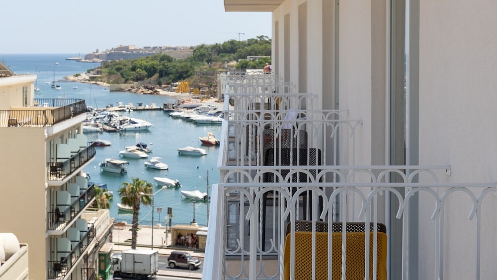 Standard Double or Twin Room, Partial Sea View