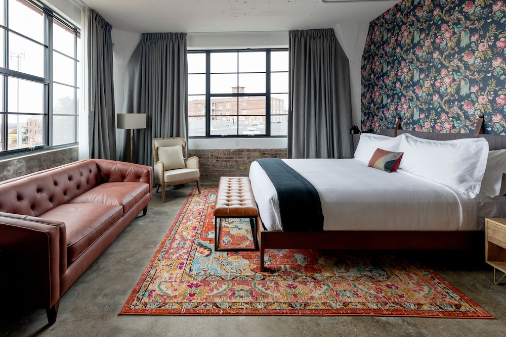 Superior Room, 1 King Bed (Bigger Studio Room)