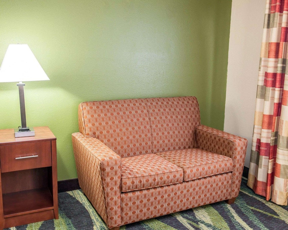 Business Room, 1 King Bed, Non Smoking - Photo 3