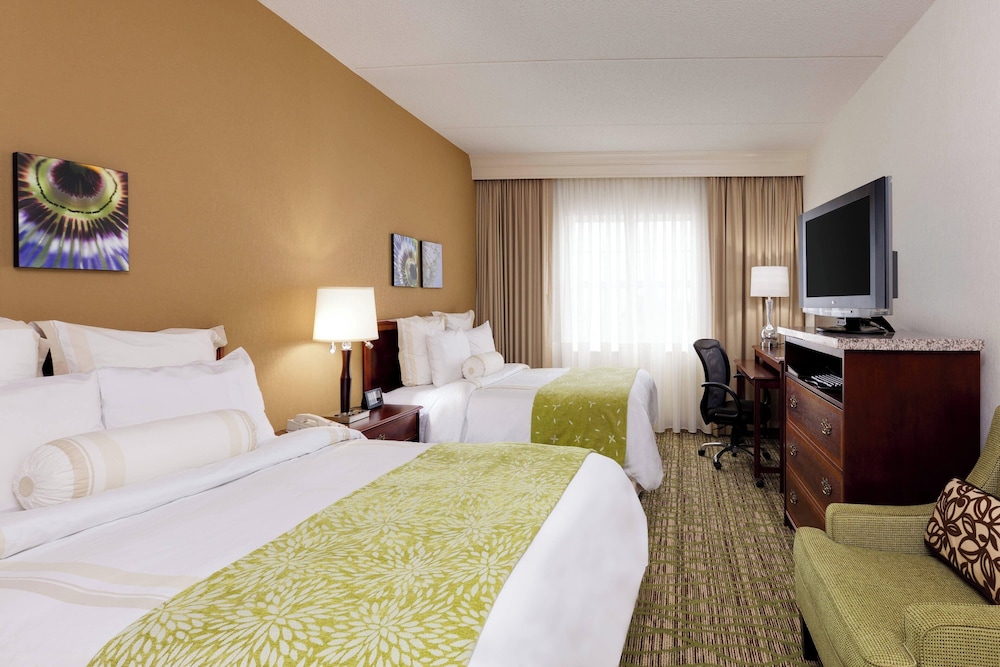 Executive Room, 2 Queen Beds - Photo 1