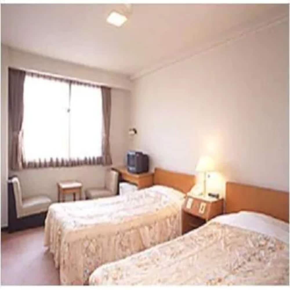 Twin Room, Non Smoking - Photo 9
