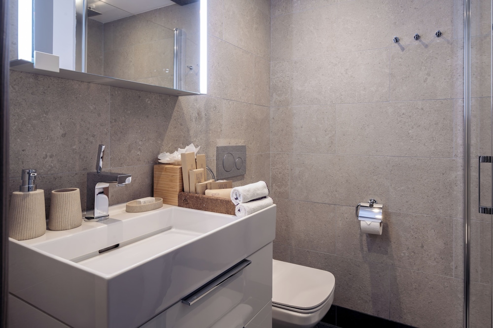 Two-Bedroom Apartments with Courtyard View photo 3