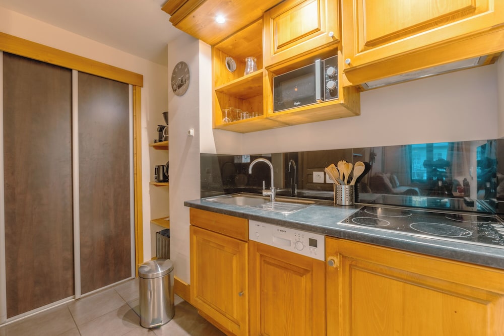 Family Apartment, Multiple Bedrooms (Vallorcine Loriaz 14 ski in / ski out)